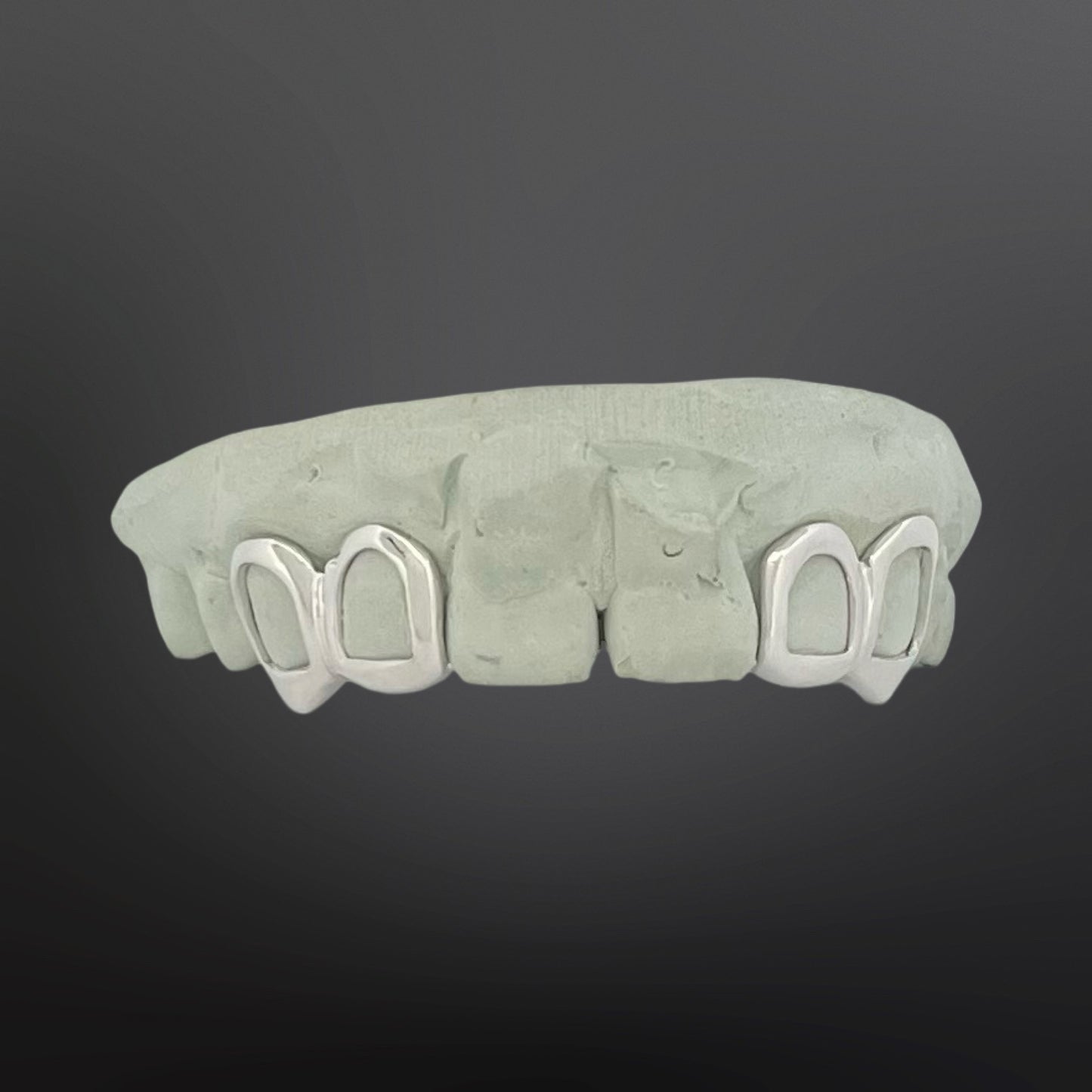 Open Face With Back Bar Four Teeth Top Set silver