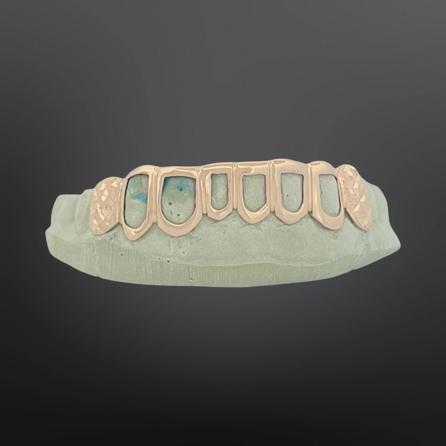 Solid Diamond Cut And Diamond Dust Ends With Open Face Eight Teeth Bottom Set Natural Gold