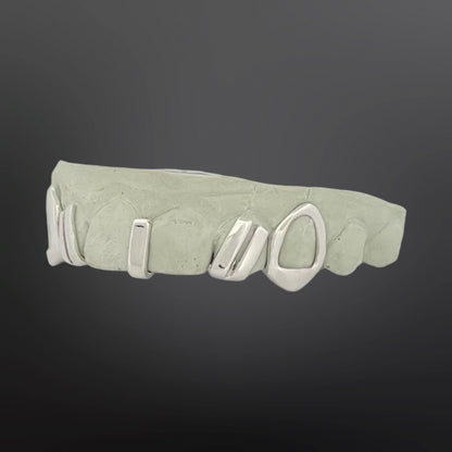 Open Face Fangs And Wing Design And Gap Fill Spacer With Back Bar Four Teeth Top Set Silver