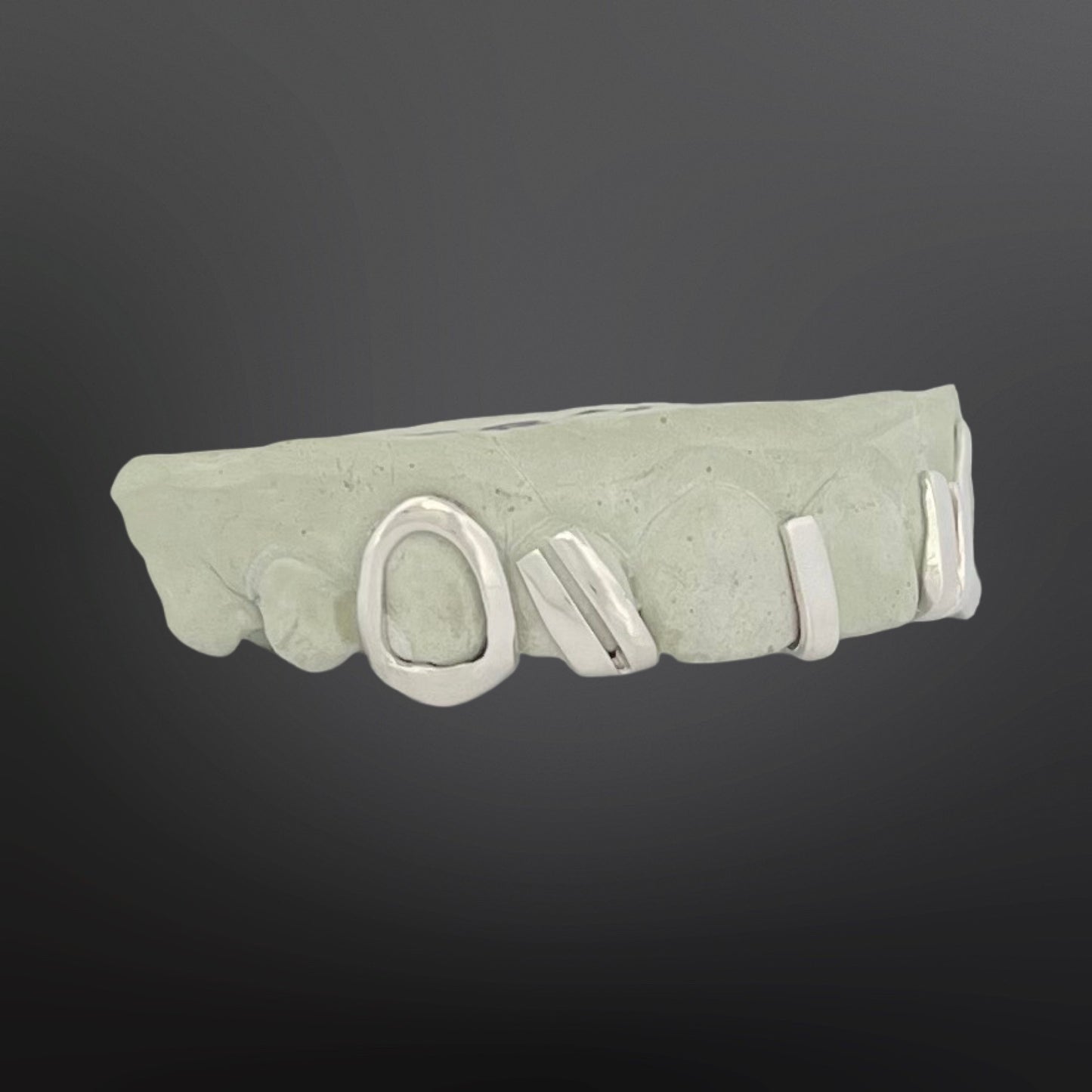 Open Face Fangs And Wing Design And Gap Fill Spacer With Back Bar Four Teeth Top Set Silver