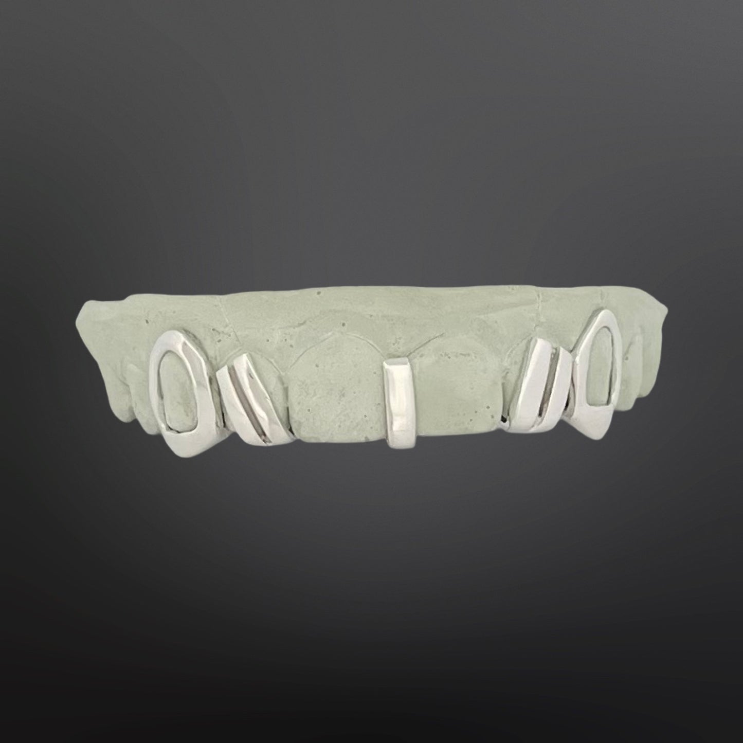 Open Face Fangs And Wing Design And Gap Fill Spacer With Back Bar Four Teeth Top Set Silver