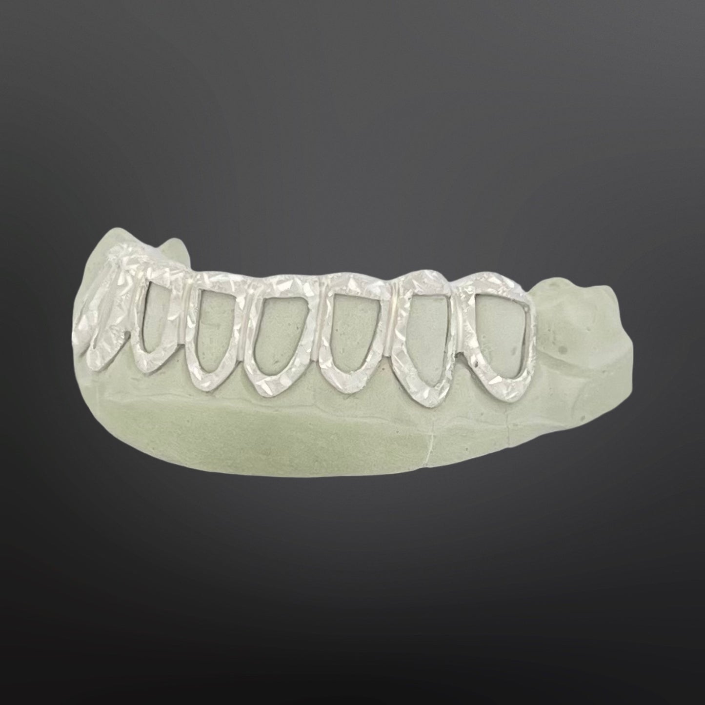 Open Face With Diamond Cuts And Diamond Dust Eight Teeth Bottom Set Silver