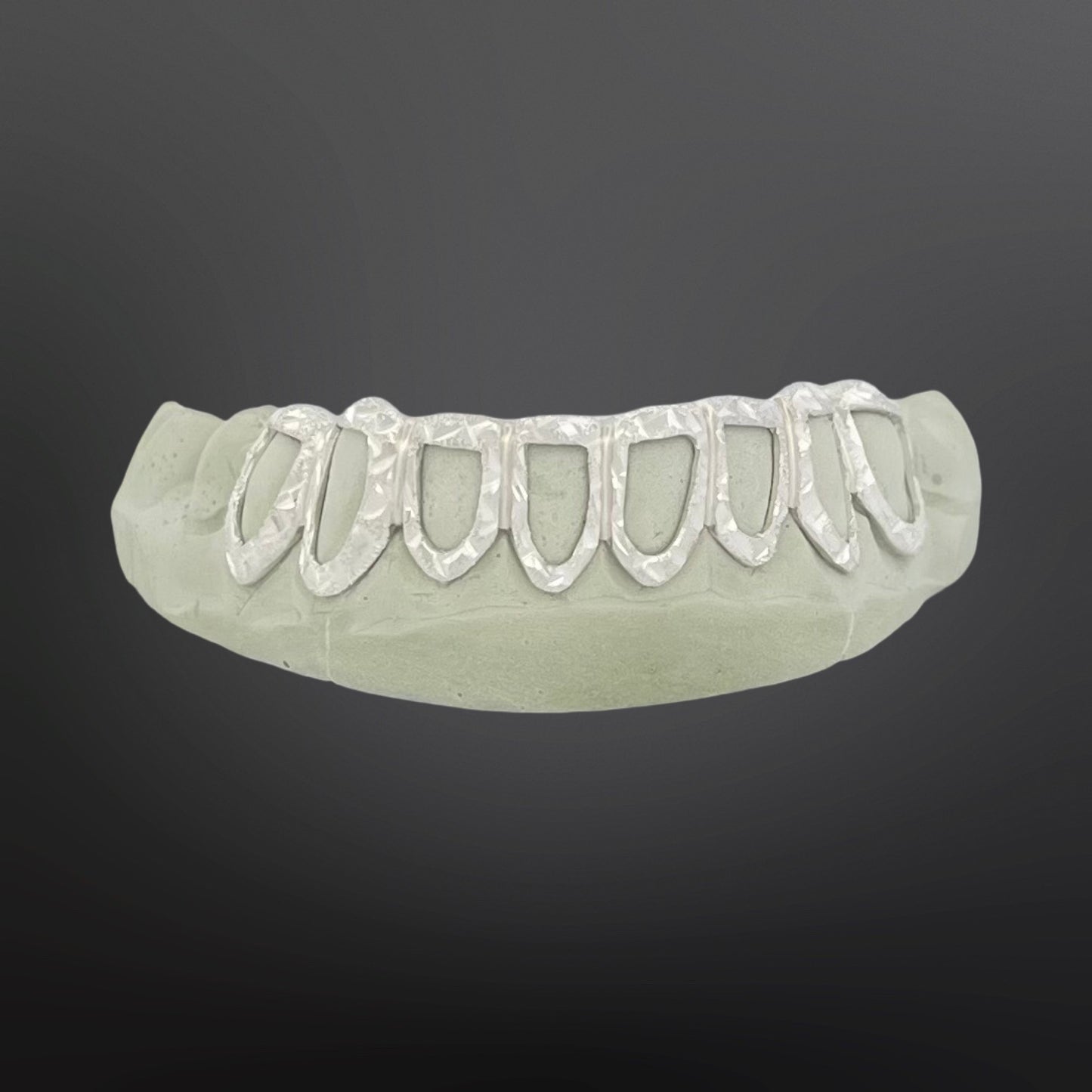 Open Face With Diamond Cuts And Diamond Dust Eight Teeth Bottom Set Silver
